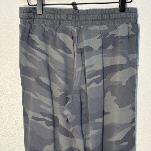 Splendid Camouflage Joggers Women’s Green S Pockets Banded Ankle. - Picture 5 of 9